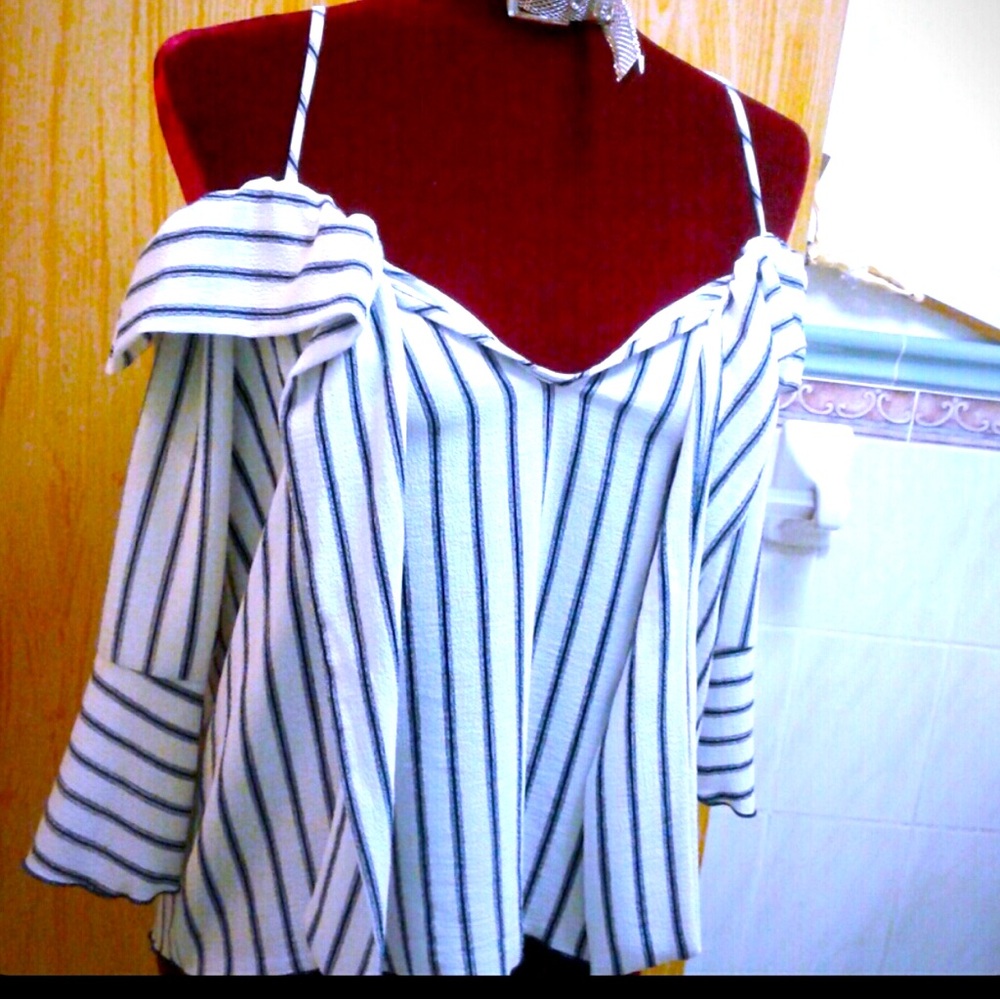 VIVACE NAUTICAL Top, White, Navy Stripes, w/ Ties at Neckline, Small, NWOT.